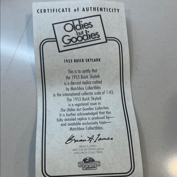 Matchbox 1953 Buick Skylark Yellow Convertible Toy Car DINKY - Picture 6 of 7